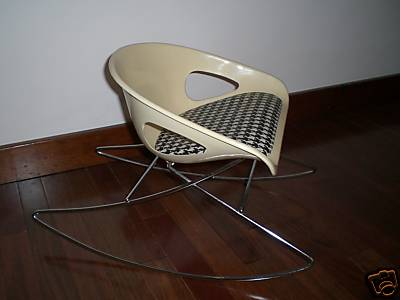 Kids Booster Chair on These Molded Plastic Cosco Chairs From The Early 1970 S Are Kid Design