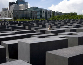 eisenman_berlin_memorial.jpg