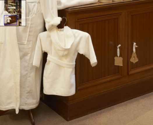 hotel_crillon_kids_robe.jpg