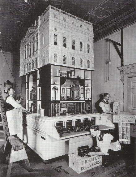 lutyens_queen_marys_dollhouse.jpg