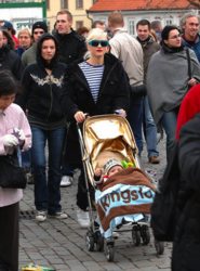 ringsto_gold_stroller.jpg