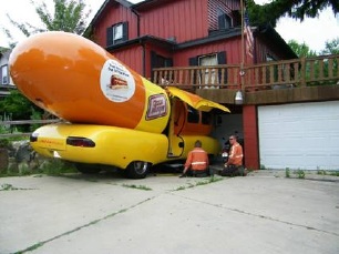 wienermobile_racine_ap.jpg