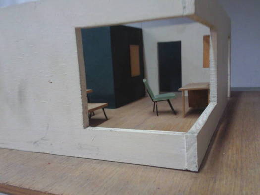 vintage_mod_dollhouse3_ebay.jpg